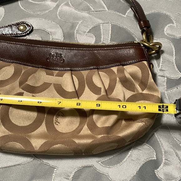 Coach small purse - Picture 2 of 7